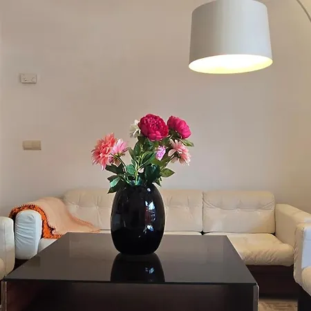 Beachside Penthouse With Top Floor Terrace And Garage *