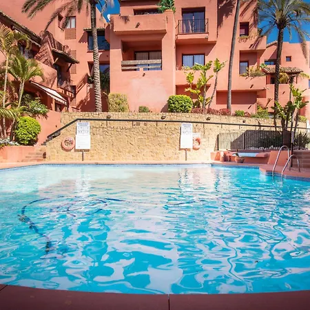 Beachside Penthouse With Top Floor Terrace And Garage Apartamento