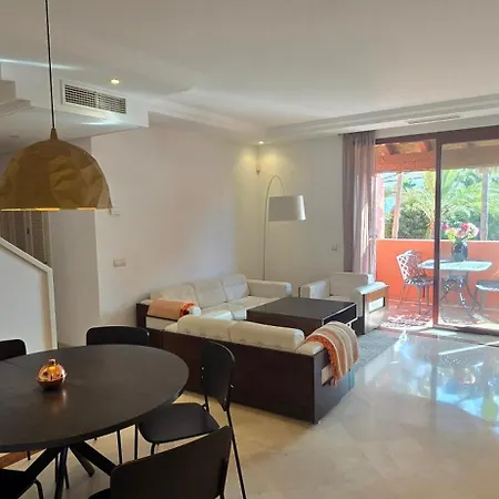 Beachside Penthouse With Top Floor Terrace And Garage Apartamento Marbella