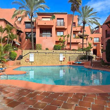 Beachside Penthouse With Top Floor Terrace And Garage *